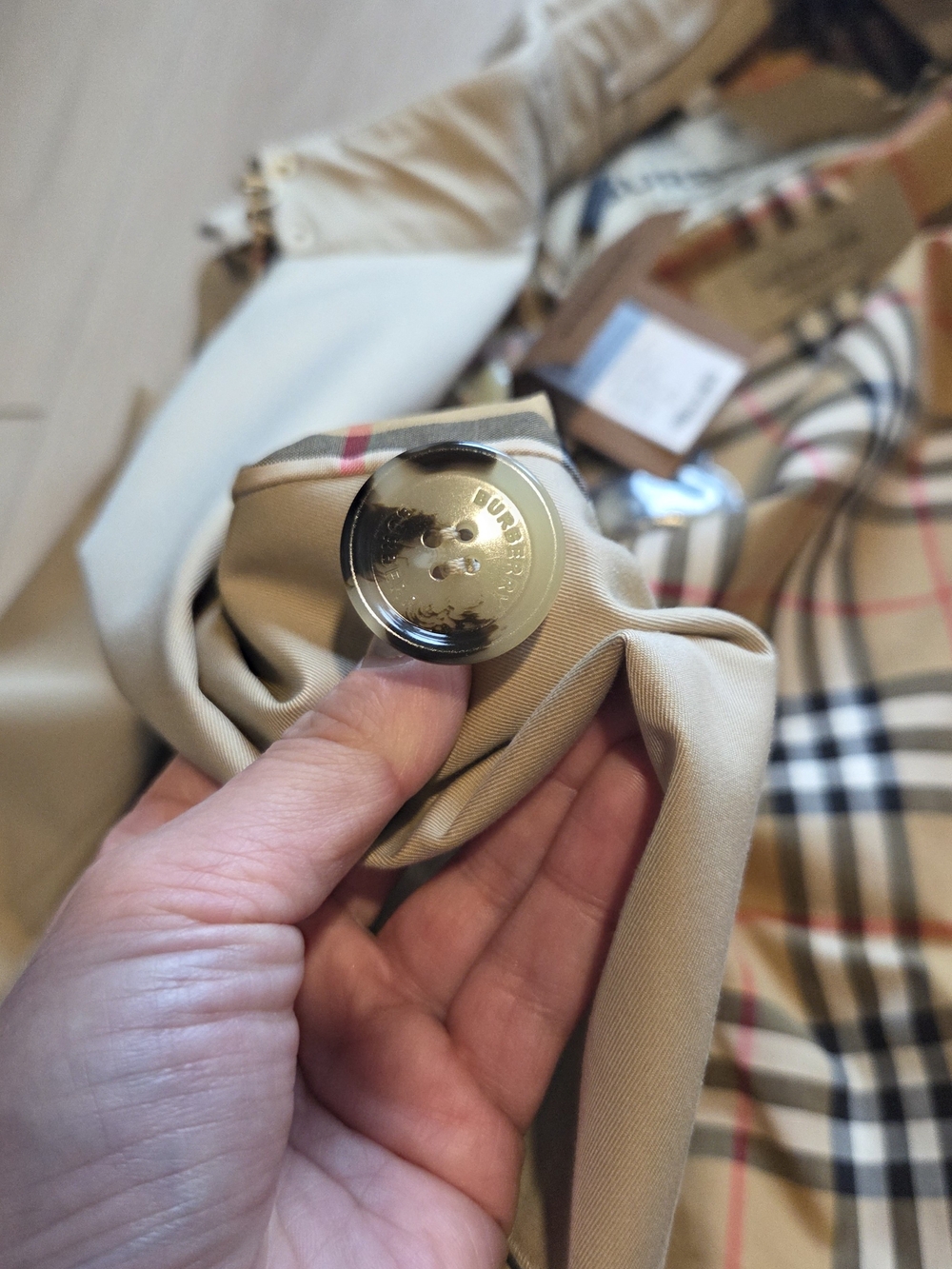 Authentic Burberry Mid-length Chelsea Heritage Trench Coat - Picture 9 of 13